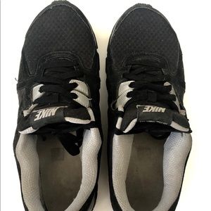 [MUST GO] Men Nike Black Sneakers - Size 11